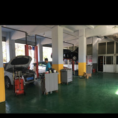 汽车修理工 守护车轮上的安全与信任