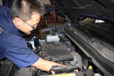 双龙工程师赴华售后强化，“教授”支招引领汽车维修新篇章